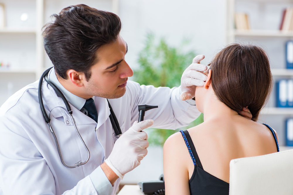 7 common warning signs of hearing loss